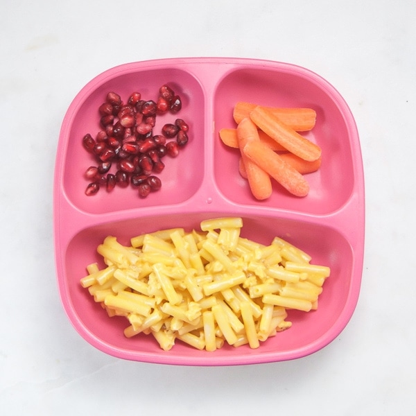 easy toddler dinner with Mac and cheese and veggies