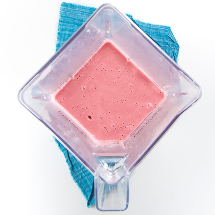 blender with toddler smoothie