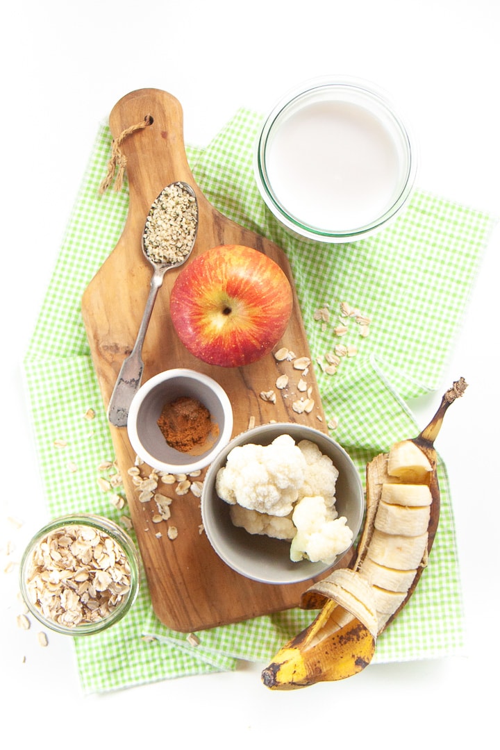 Spread of produce for the apple pie smoothie for toddler.