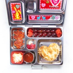 School lunch box with healthy diy heart pizza punchable.