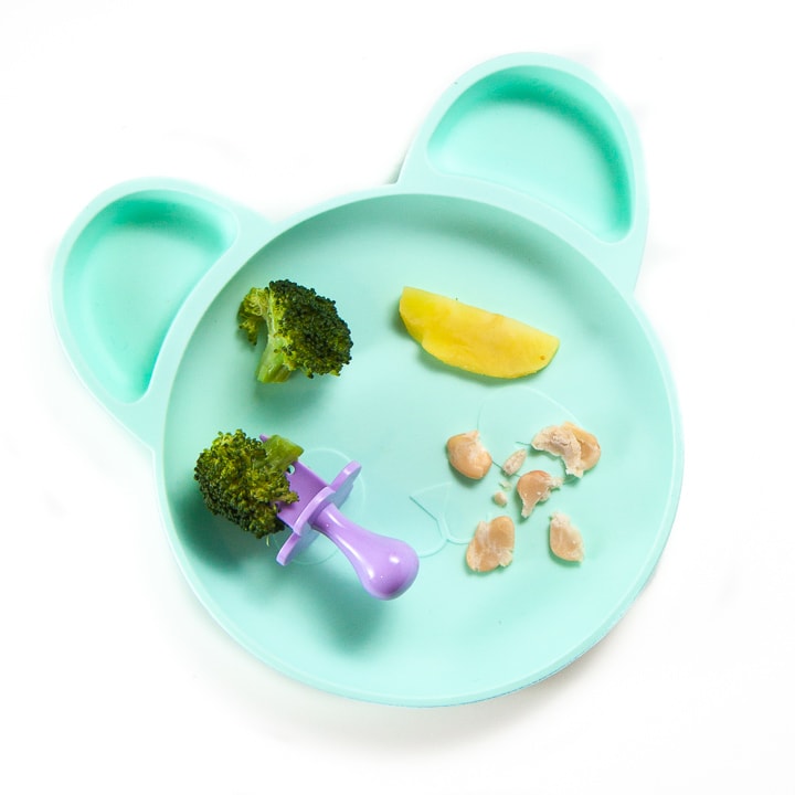 plate full of finger foods for baby-led weaning.