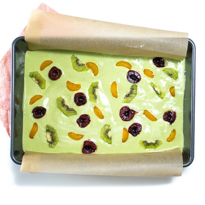 Baking sheet with yogurt bark for halloween.