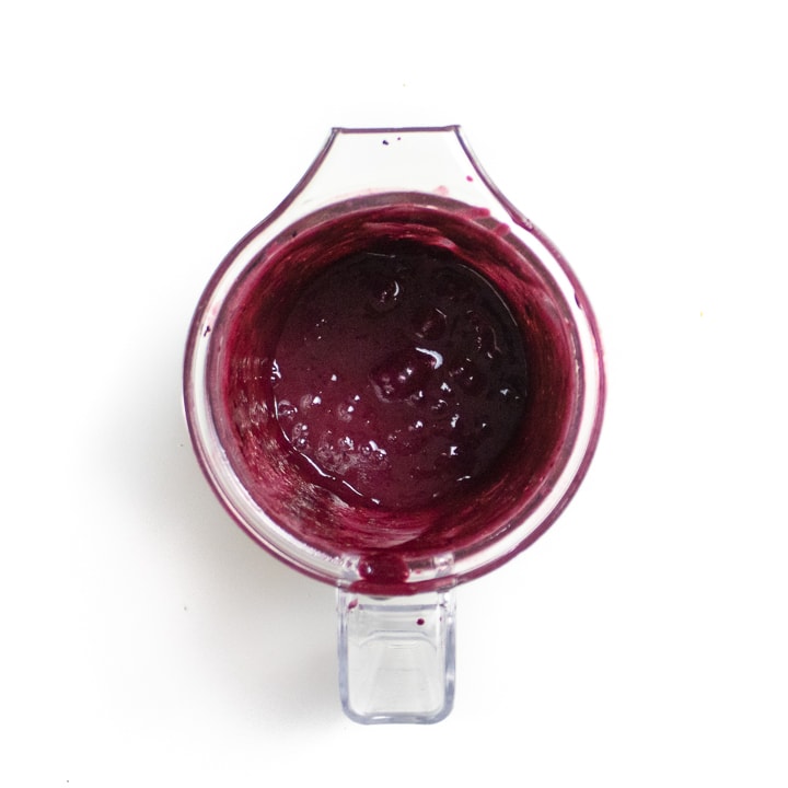 Blender full of smooth puree for baby.